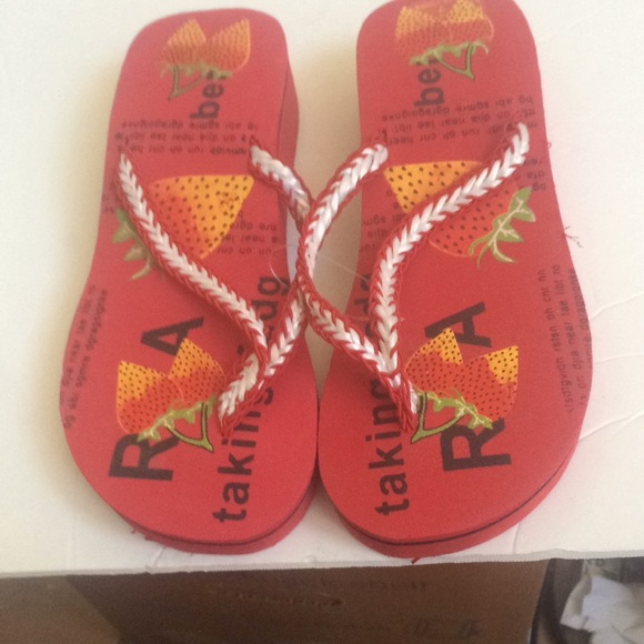 FINAL MARKDOWN BRAND new ladies thong style sandals 7 - Picture 1 of 4